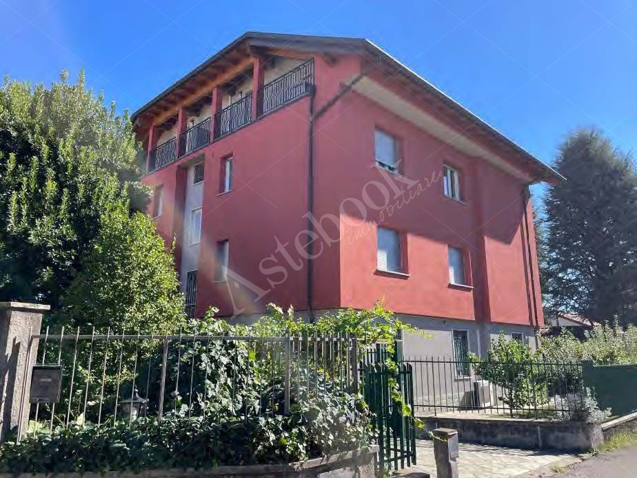Quota di proprietà pari ad 1/2 di appartamento al secondo piano di 161 mq in Robbiate