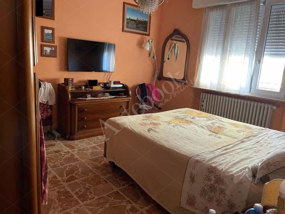 Quota di proprietà pari ad 1/2 di appartamento al secondo piano di 161 mq in Robbiate