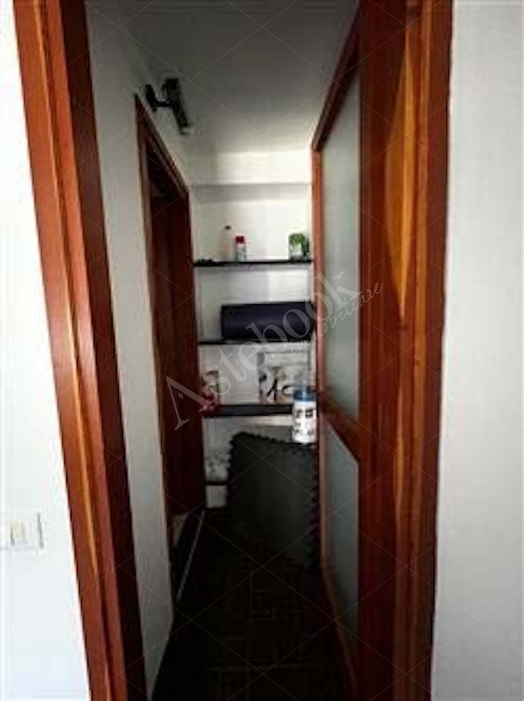 Compendio immobiliare composto da quote di proprietà di immobili residenziali e direzionali, autorimesse e terreni in Albavilla e Orsenigo