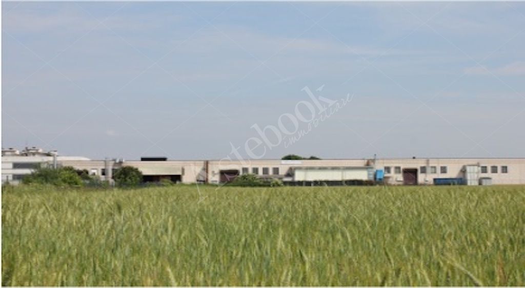 Unit� immobiliare a destinazione laboratorio con area pertinenziale in Boviso Masciago