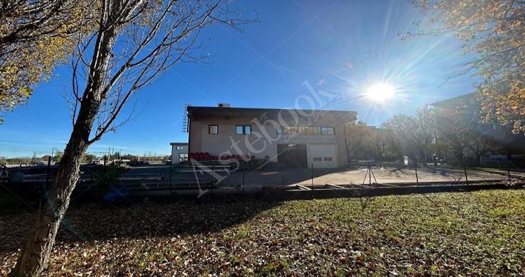 Capannone industriale su due livelli in Castelfranco Emilia