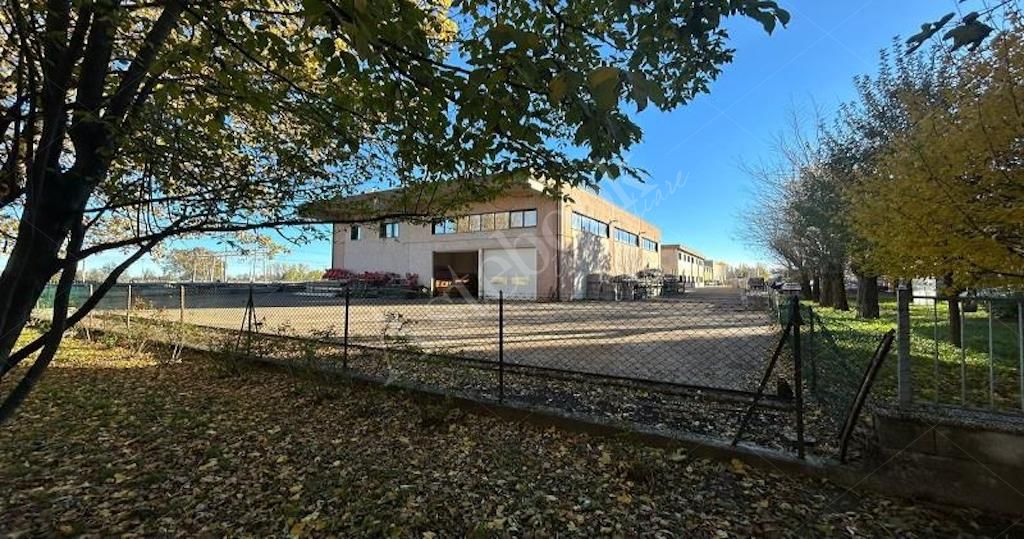 Capannone industriale su due livelli in Castelfranco Emilia