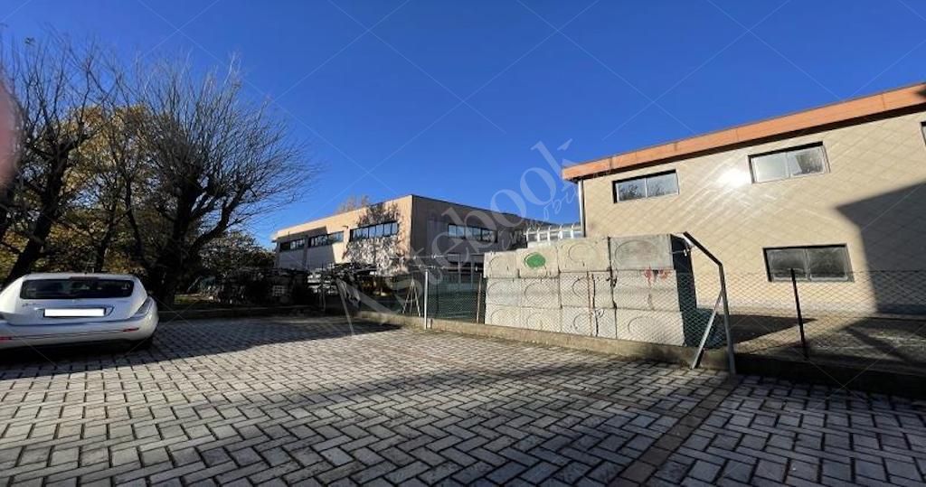 Capannone industriale su due livelli in Castelfranco Emilia