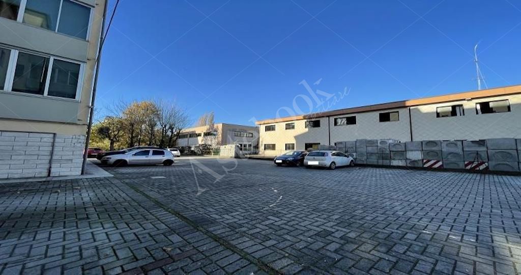 Capannone industriale su due livelli in Castelfranco Emilia