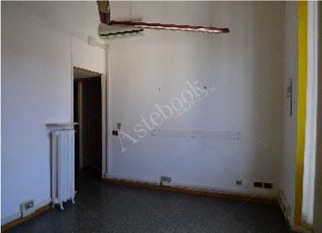 Uffici di rappresentanza al quinto piano nel centro storico di Ancona 