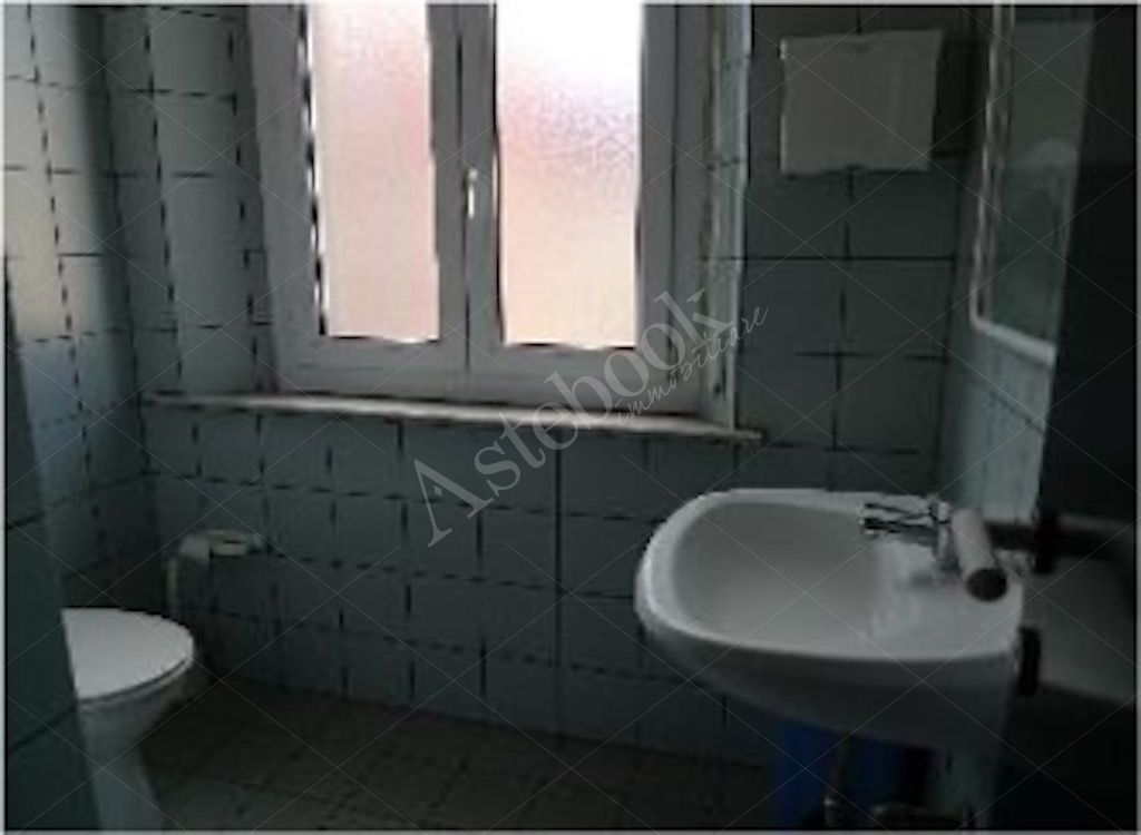 Uffici di rappresentanza al quinto piano nel centro storico di Ancona 