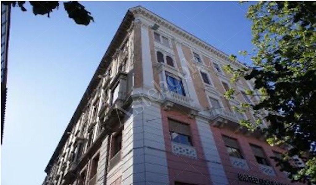 Uffici di rappresentanza al quinto piano nel centro storico di Ancona 