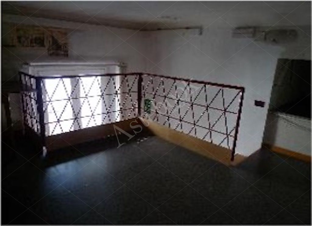 Uffici di rappresentanza al quinto piano nel centro storico di Ancona 