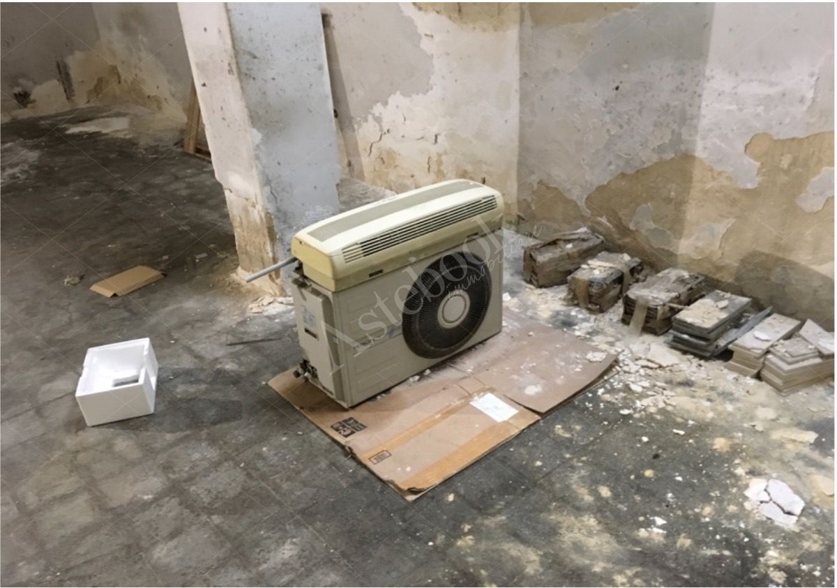 Magazzino - deposito al piano interrato in Bari 