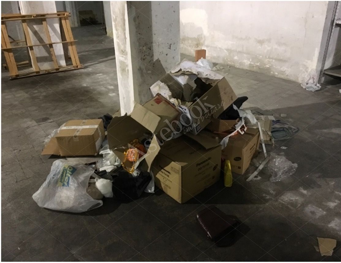 Magazzino - deposito al piano interrato in Bari 