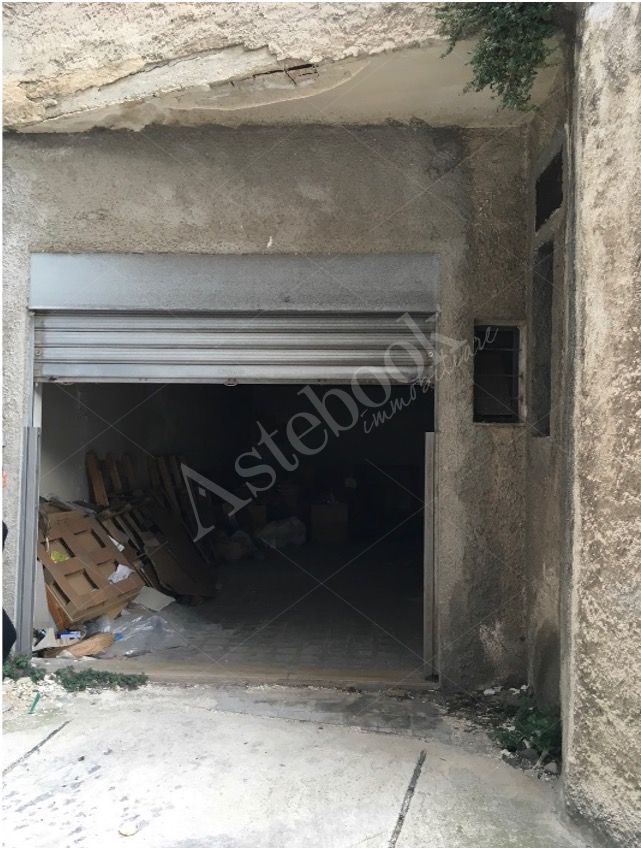 Magazzino - deposito al piano interrato in Bari 