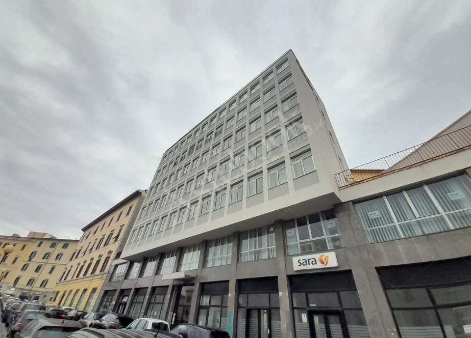 Compendio commerciale con deposito in Livorno 