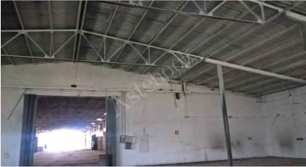 Capannone industriale con area produttiva e uffici in Lanciano