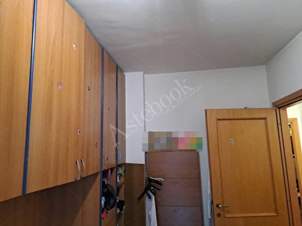 Appartamento di 78 mq al secondo piano con box e posto auto in Roma