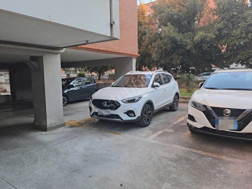 Appartamento di 78 mq al secondo piano con box e posto auto in Roma