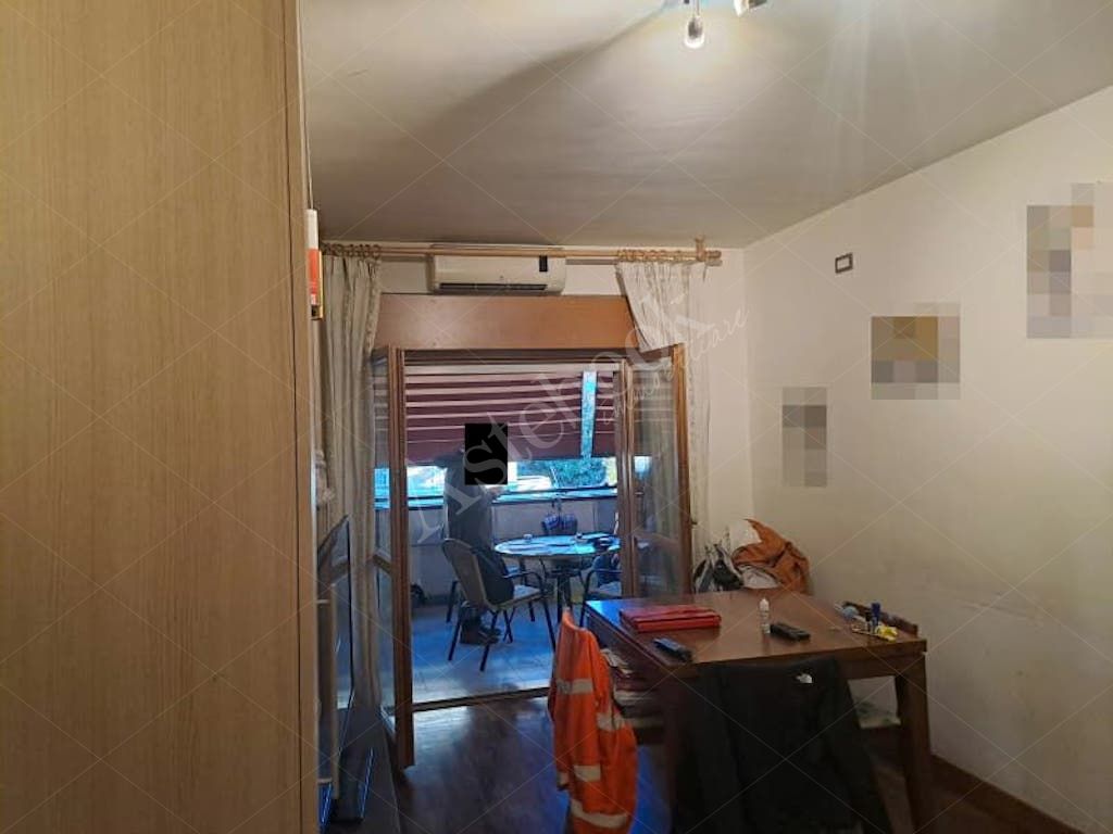 Appartamento di 78 mq al secondo piano con box e posto auto in Roma