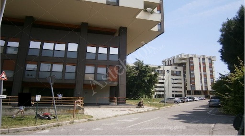 Ufficio di 63 mq al secondo piano in Verona