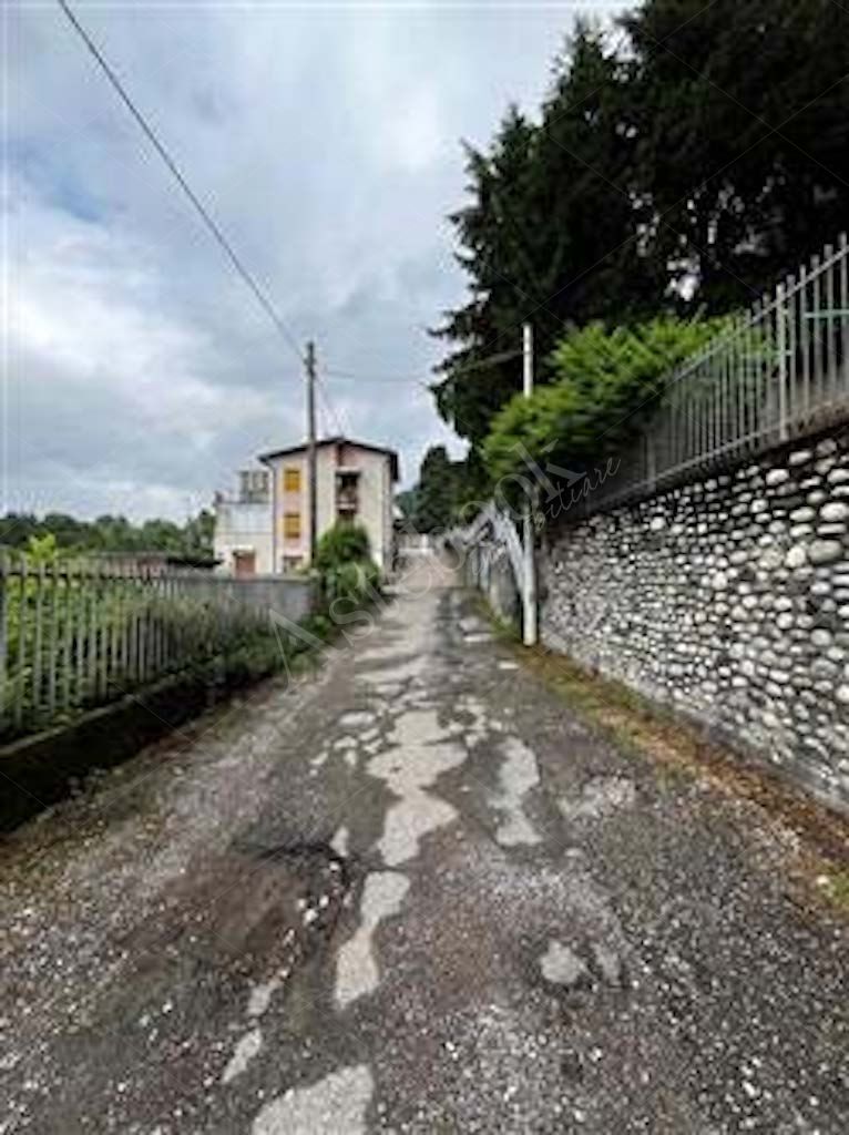 Terreno residenziale 3.276 mq in Tavernerio