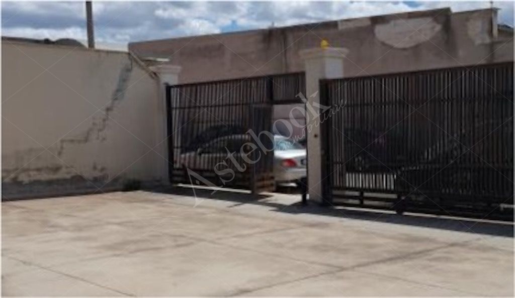 Immobile produttivo plurilivello con deposito, area lavorazione e parcheggio in Andria