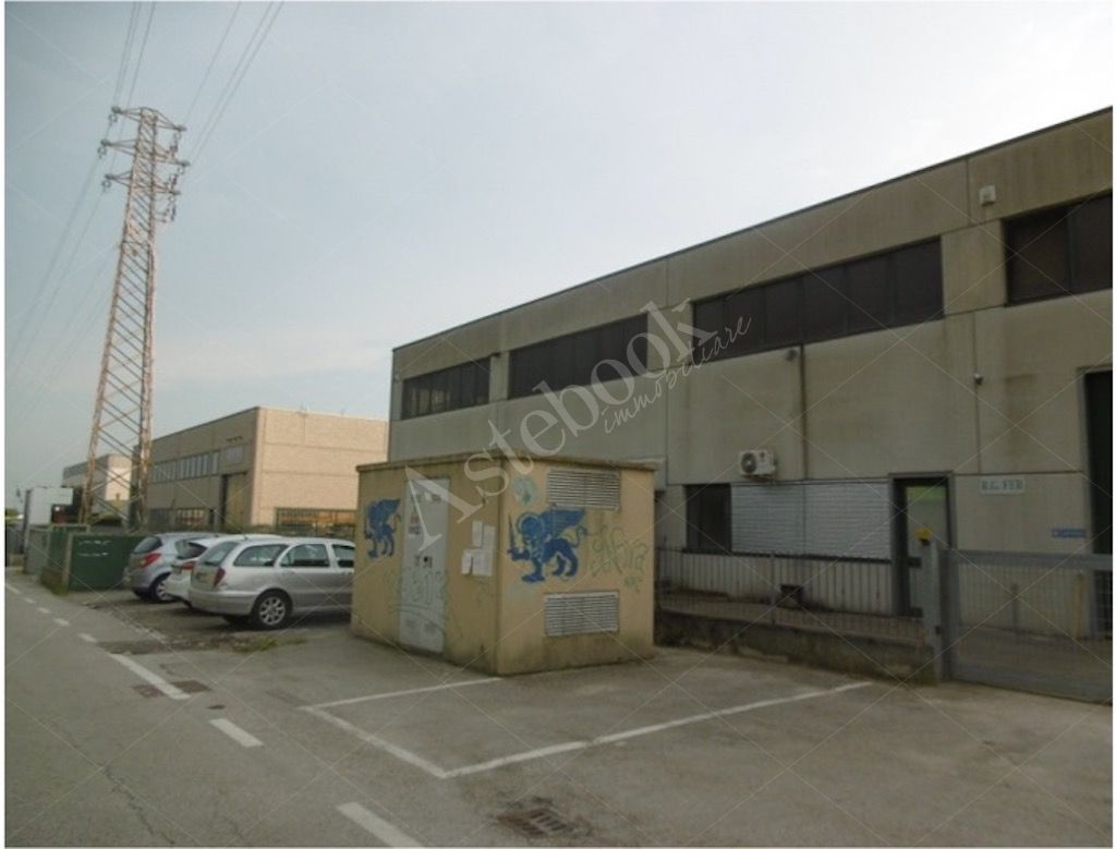 Porzione di capannone industriale in Sandrigo