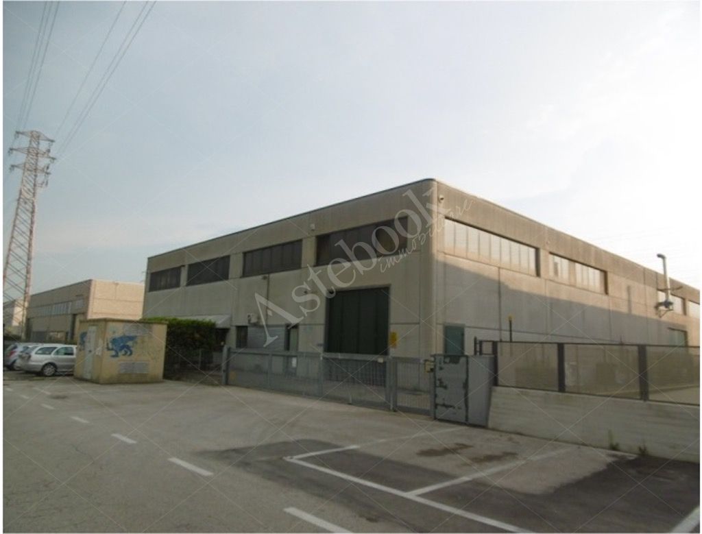 Porzione di capannone industriale in Sandrigo