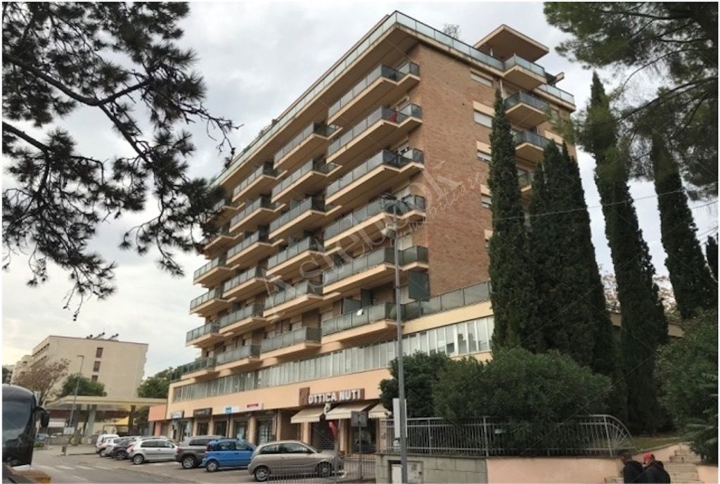 Ufficio di 140 mq al primo piano in Perugia 