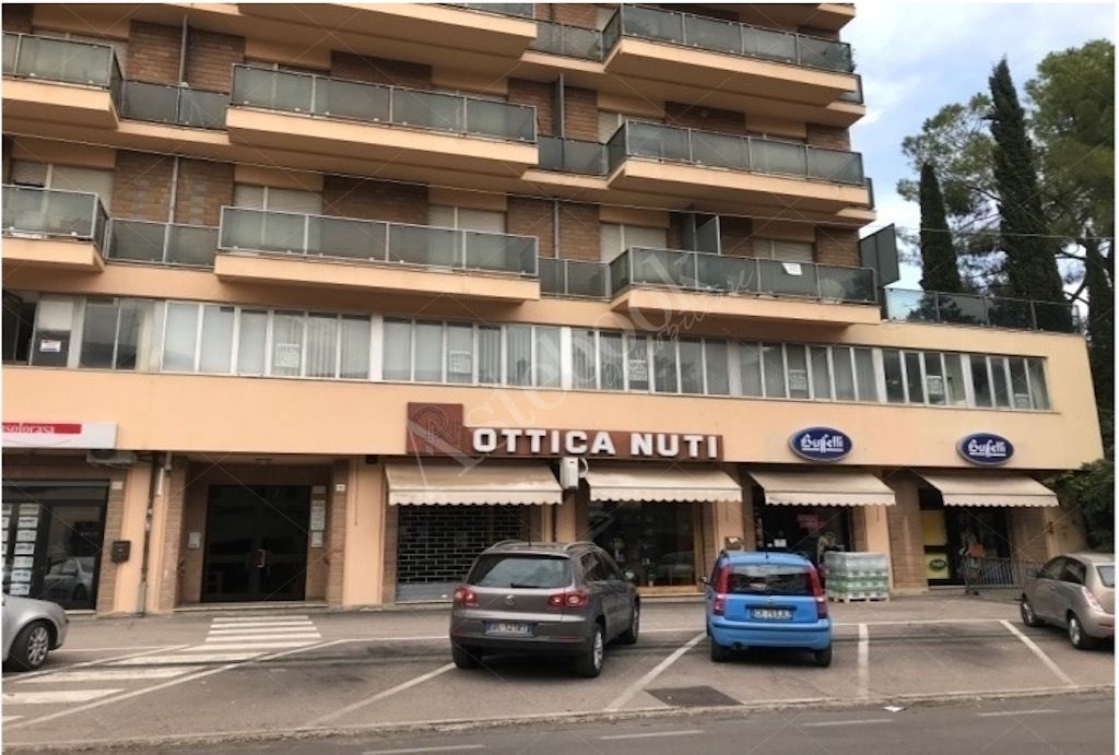 Ufficio di 140 mq al primo piano in Perugia 