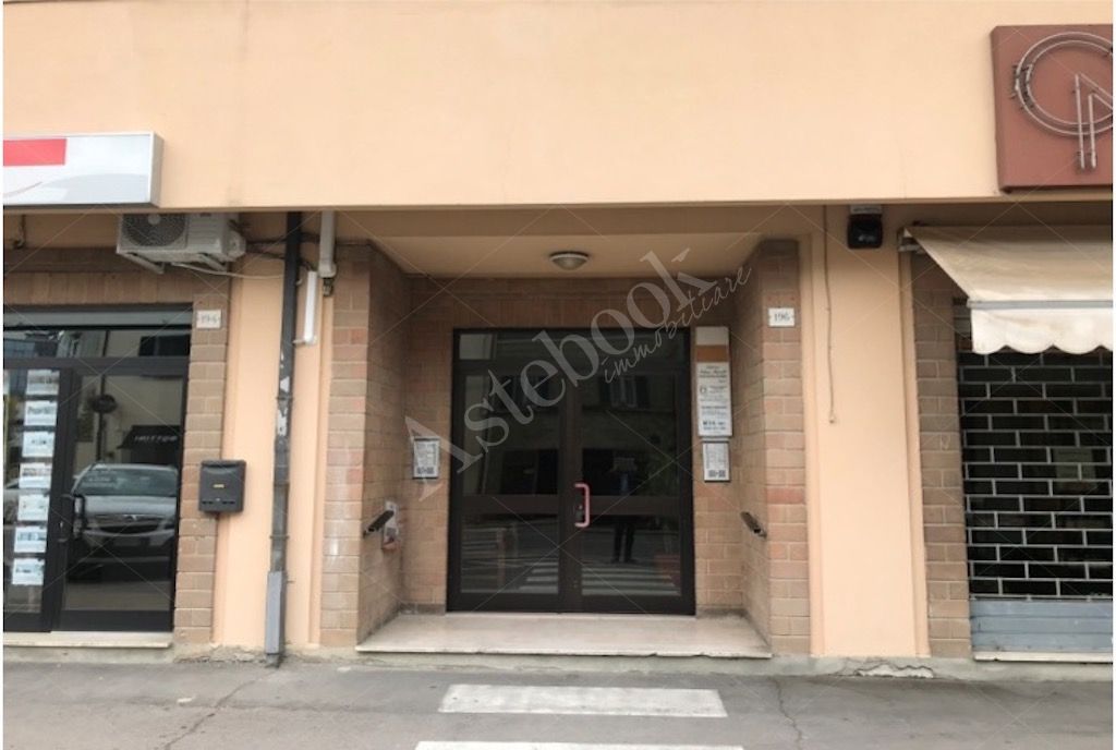 Ufficio di 140 mq al primo piano in Perugia 
