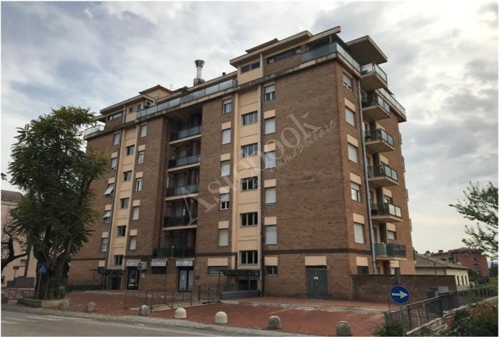 Ufficio di 140 mq al primo piano in Perugia 