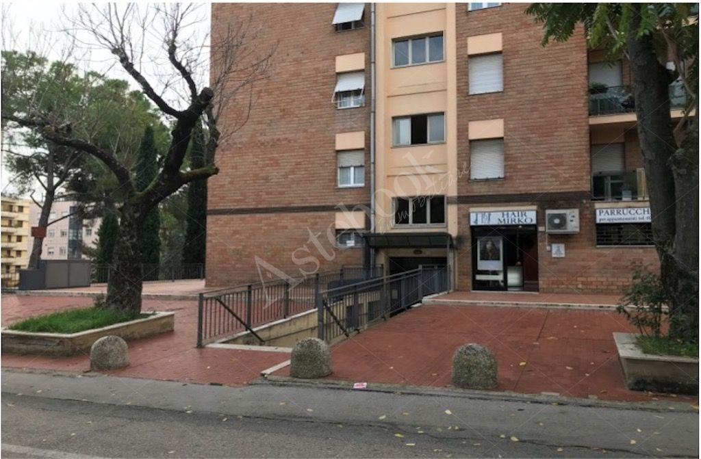 Ufficio di 140 mq al primo piano in Perugia 