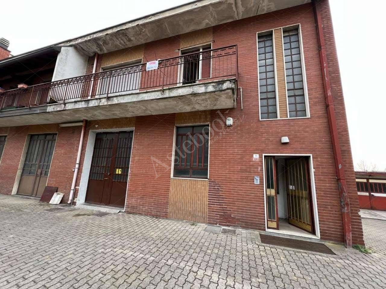 Porzione di fabbricato residenziale da ristrutturare in Lentate sul Seveso 