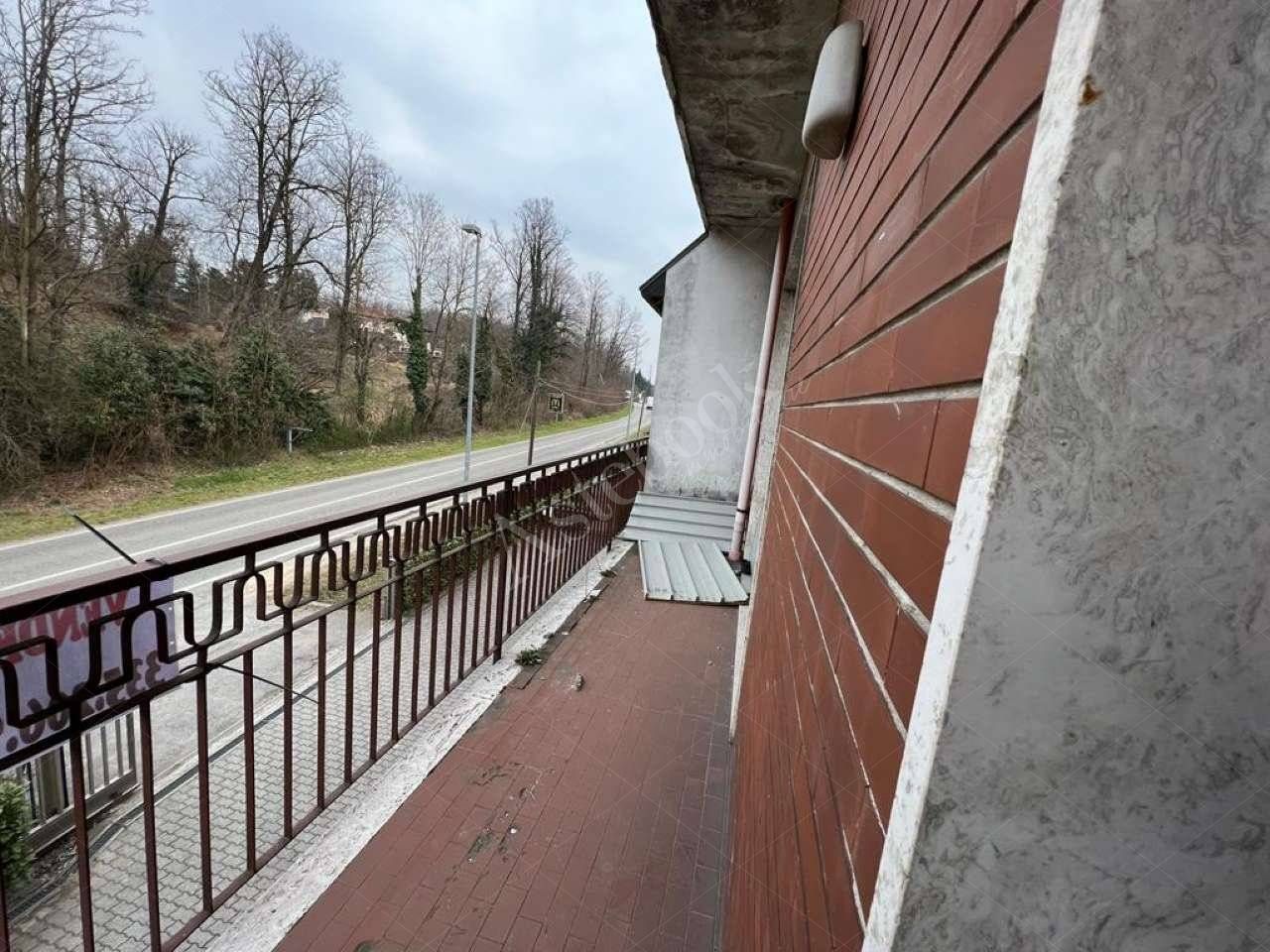 Porzione di fabbricato residenziale da ristrutturare in Lentate sul Seveso 