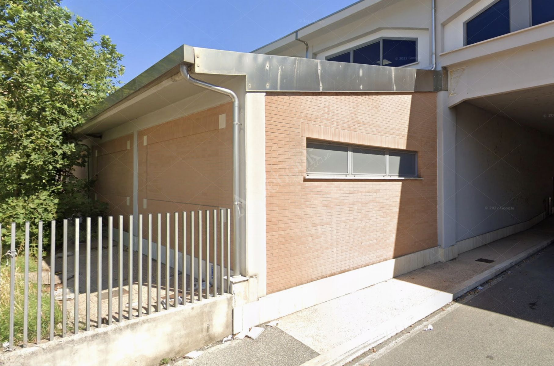 Ufficio - sub 7 - con due posti auto nel complesso Green Village in Monterotondo