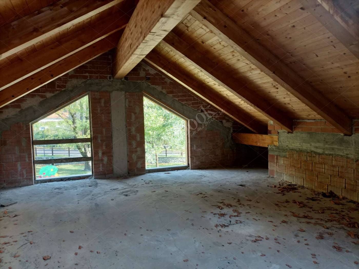 Casa indipendente al rustico con cortile e terreno in Novalesa