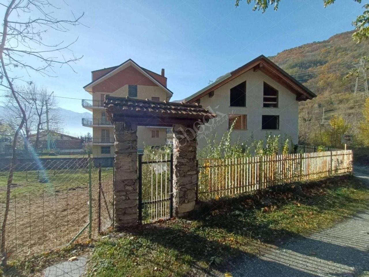 Casa indipendente al rustico con cortile e terreno in Novalesa