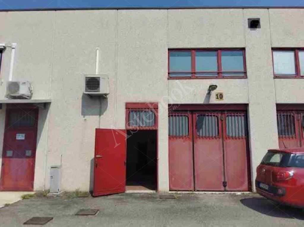 Unit� a destinazione artigianale - produttiva ad uso laboratorio in Settimo Torinese