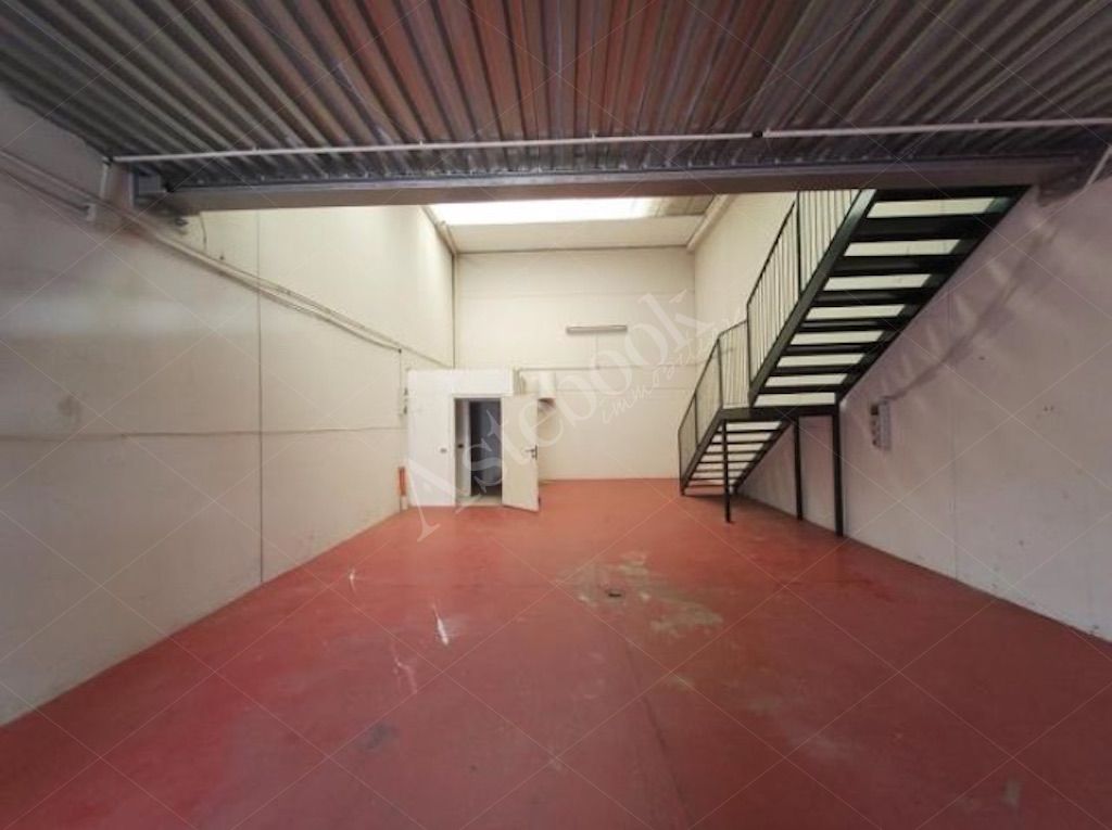 Unit� a destinazione artigianale - produttiva ad uso laboratorio in Settimo Torinese