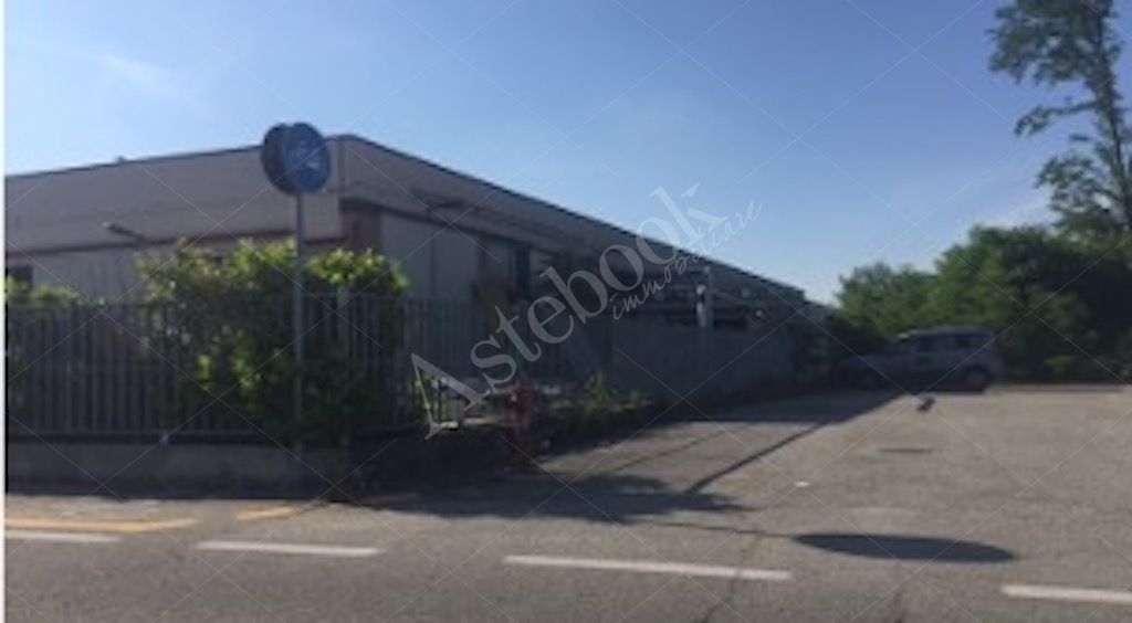Due unit� immobiliari confinanti a destinazione artiginale - commerciale in Certosa di Pavia