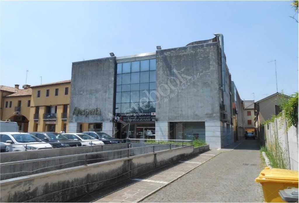 Unit� immobiliare adibita a cinema multisala in Castelfranco Veneto