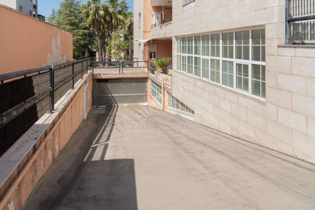 Unit� immobiliare ad uso deposito al piano terra con terrazzo in Martina Franca