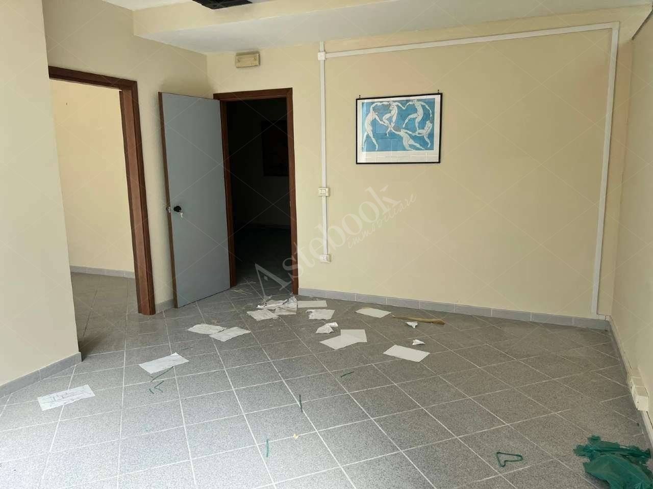 Unit� immobiliare ad uso deposito al piano terra con terrazzo in Martina Franca