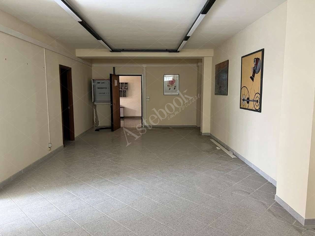 Unit� immobiliare ad uso deposito al piano terra con terrazzo in Martina Franca