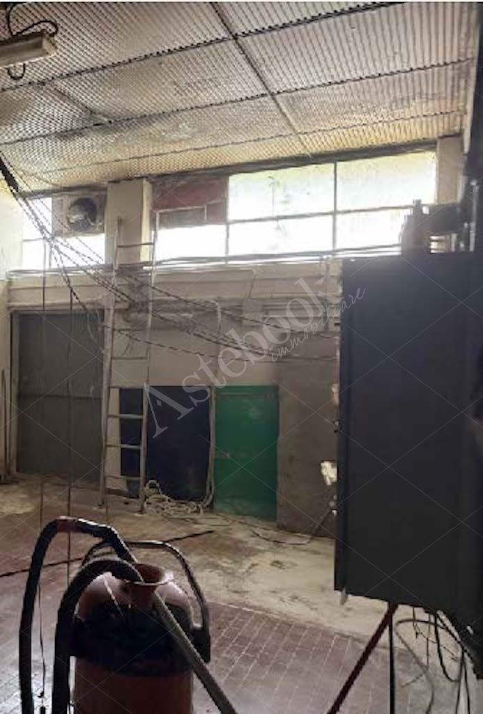 Compendio immobiliare a destinazione produttiva costituito da capannone con annessi uffici in Settala