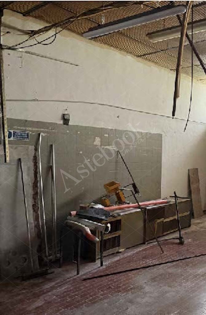 Compendio immobiliare a destinazione produttiva costituito da capannone con annessi uffici in Settala