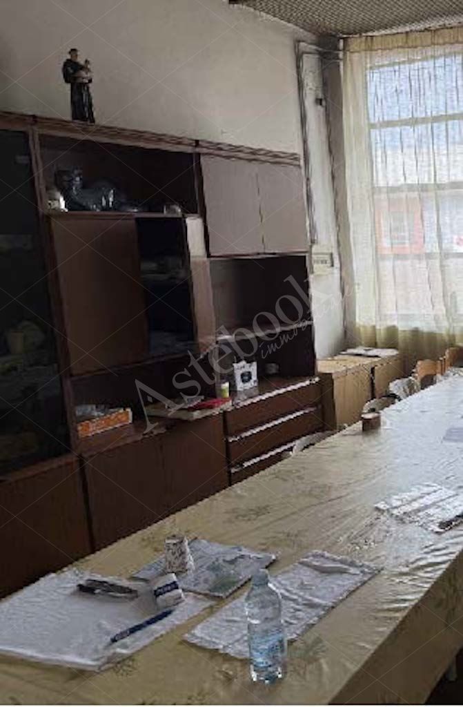 Compendio immobiliare a destinazione produttiva costituito da capannone con annessi uffici in Settala
