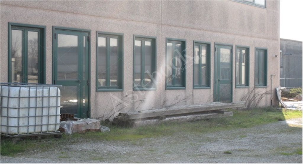Capannone indipendente ad uso artigianale su due livelli in Casale di Scodosia