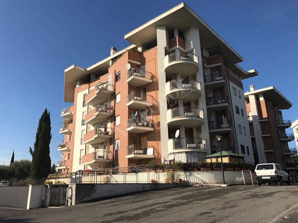 Unit� immobiliare ad uso ufficio al secondo piano in Fiano Romano