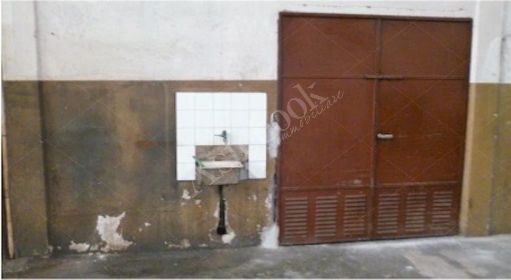 Magazzino industriale al piano terra in Mornago
