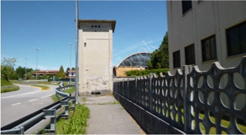 Magazzino industriale al piano terra in Mornago