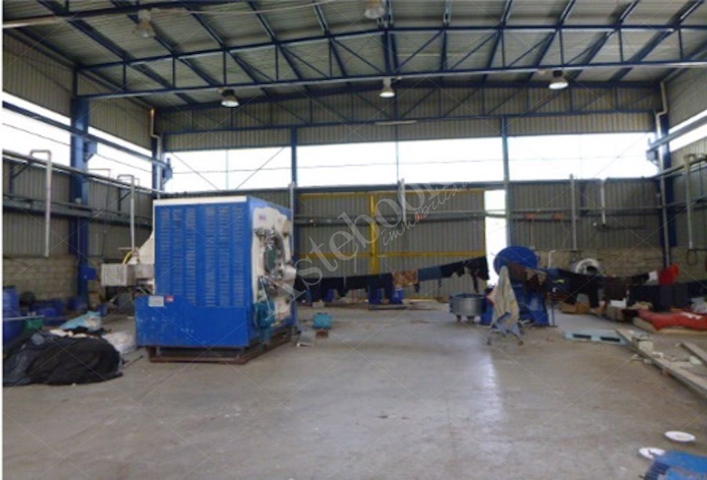 Complesso industriale costituito da due capannoni adiacenti  con area pertinenziale in Dogliola